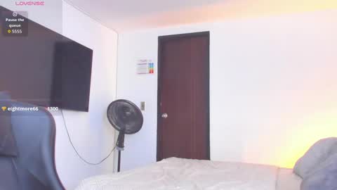 JBrooksXx online show from October 4, 2025, 7:56 pm