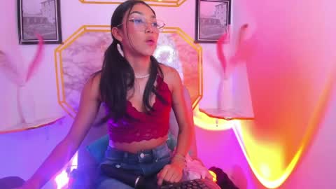 Snapshot of jaulyn_18 chatting on May 11, 2026, 11:24 pm Jaulyn online show from May 11, 2026, 11:24 pm