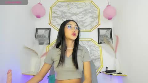 Snapshot of jaulyn_18 chatting on May 26, 2026, 12:23 pm Jaulyn online show from May 26, 2026, 12:23 pm