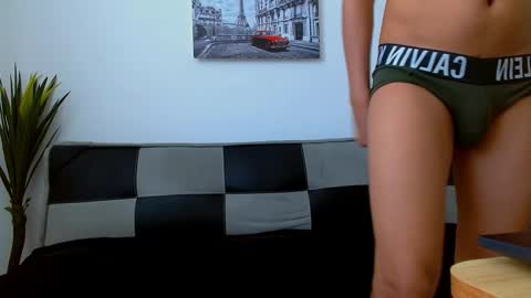 Snapshot of javier288038 chatting on September 28, 2025, 12:10 pm javier288038 online show from September 28, 2025, 12:10 pm