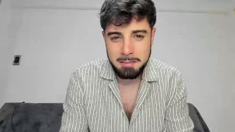 Javier  online show from April 24, 2026, 11:51 pm