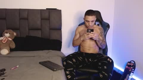 Javier online show from February 8, 2025, 6:33 am