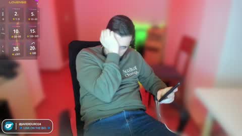 Snapshot of javierduro24 chatting on December 15, 2024, 3:31 pm javierduro24 online show from December 15, 2024, 3:31 pm