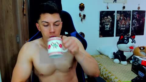 Snapshot of javiersexymann chatting on December 2, 2024, 8:55 pm Javier online show from December 2, 2024, 8:55 pm