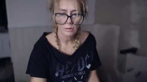 Snapshot of javlovesu chatting on December 1, 2025, 7:13 am JAV online show from December 1, 2025, 7:13 am