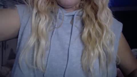 Snapshot of javlovesu chatting on December 15, 2025, 3:11 am JAV online show from December 15, 2025, 3:11 am