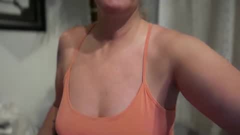 Snapshot of javlovesu chatting on April 1, 2026, 9:10 am JAV online show from April 1, 2026, 9:10 am