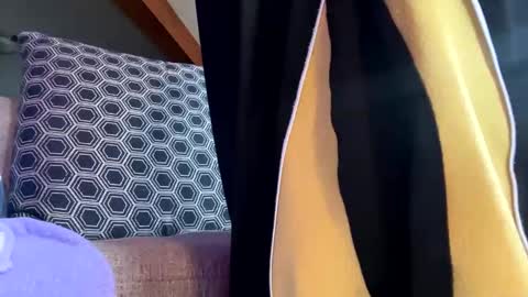 Snapshot of jawssharkparty chatting on February 5, 2025, 6:59 pm Jaws  online show from February 5, 2025, 6:59 pm