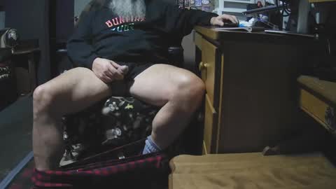 Grand Zaddy or Jay its casual online show from September 29, 2025, 7:35 am