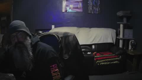 Grand Zaddy or Jay its casual online show from October 17, 2025, 7:22 am