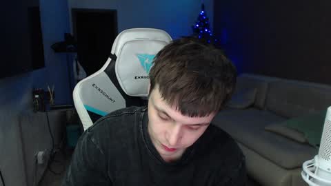 Jayce online show from December 31, 2024, 9:06 pm