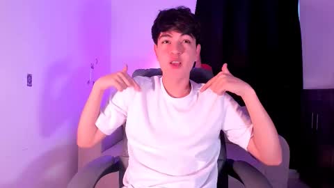 jaythomax online show from November 8, 2025, 10:41 pm