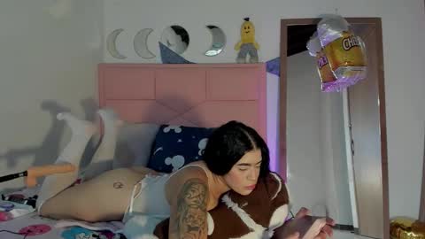 jazmin  online show from October 7, 2025, 6:16 pm