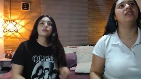 Jazmin and Scarlett online show from December 20, 2025, 10:22 am