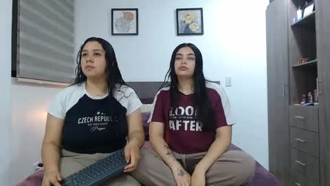 Snapshot of jazmin_dharius chatting on May 6, 2026, 3:46 am Jazmin and Scarlett online show from May 6, 2026, 3:46 am