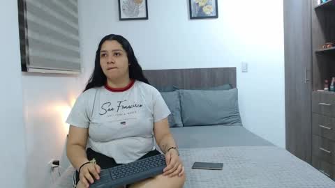 Snapshot of jazmin_dharius chatting on May 20, 2026, 9:37 am Jazmin and Scarlett online show from May 20, 2026, 9:37 am