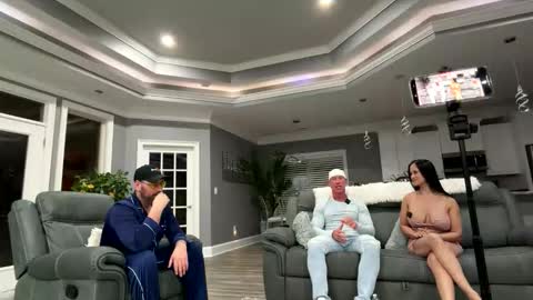 jazmine_jr_cruz online show from February 27, 2026, 3:28 am