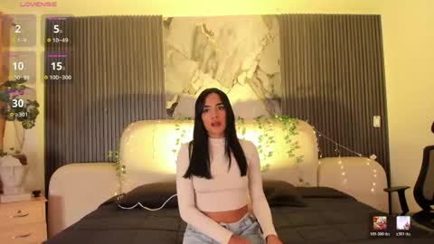 Jazminrusso  online show from May 10, 2026, 5:12 am