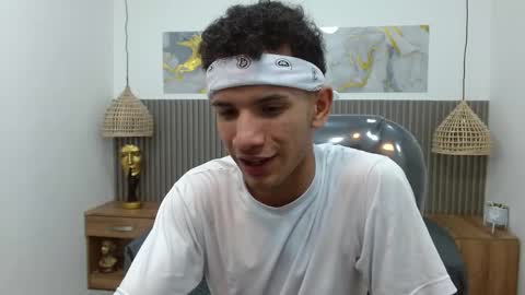 jdwhite18 online show from March 18, 2026, 4:04 am