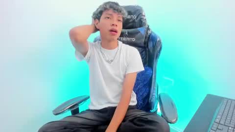 Snapshot of jeanluc_live chatting on August 7, 2026, 4:47 am JEAN online show from August 7, 2026, 4:47 am