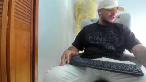 Snapshot of jeann_alex chatting on June 26, 2026, 2:05 am Jean alex online show from June 26, 2026, 2:05 am