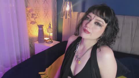 Snapshot of jeannesabatier chatting on October 10, 2025, 8:08 pm Jean online show from October 10, 2025, 8:08 pm