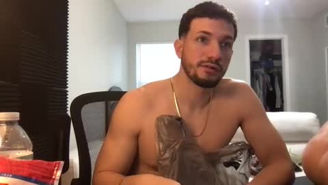 Snapshot of jeanwhitebianco chatting on December 19, 2025, 10:06 pm jeanwhitebianco online show from December 19, 2025, 10:06 pm