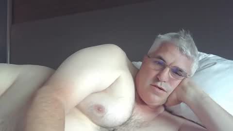 dadbody71 online show from April 26, 2026, 12:30 am