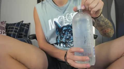 Jeanpii01 online show from April 4, 2026, 3:27 am