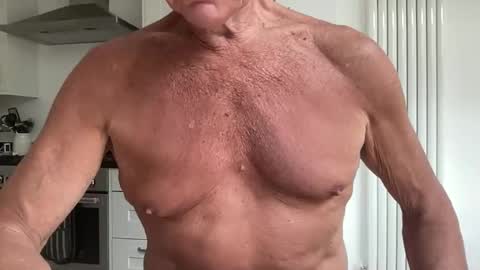 Sensual Jeeves online show from June 3, 2026, 9:01 am