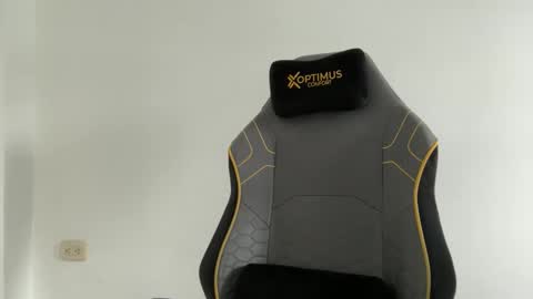 Jeff and Mugi  Independent model online show from April 14, 2026, 2:45 pm