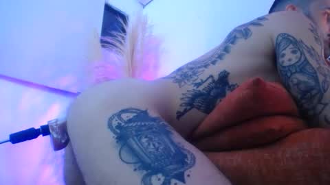 Snapshot of jeff_cube chatting on May 26, 2026, 6:42 am Jeff and Mugi Independent model online show from May 26, 2026, 6:42 am