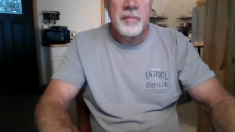 Snapshot of jeffbte315 chatting on June 18, 2026, 11:31 pm jeffbate online show from June 18, 2026, 11:31 pm