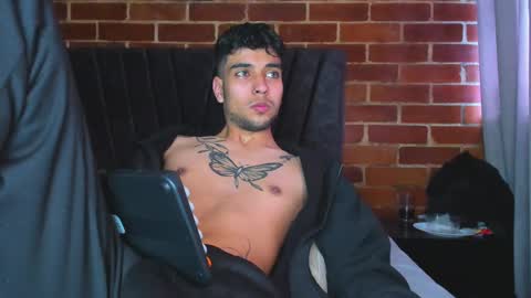 jei online show from November 23, 2025, 1:22 pm