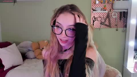 Snapshot of jelly_w5 chatting on June 3, 2026, 1:52 am Jelly online show from June 3, 2026, 1:52 am
