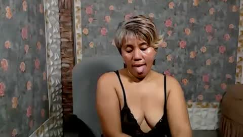 Snapshot of jemm36 chatting on January 19, 2025, 9:22 am Jem online show from January 19, 2025, 9:22 am