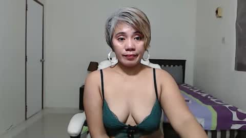 Snapshot of jemm36 chatting on February 23, 2025, 8:17 am Jem online show from February 23, 2025, 8:17 am