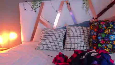 Snapshot of jenacooper__ chatting on July 7, 2026, 2:58 am Jena online show from July 7, 2026, 2:58 am