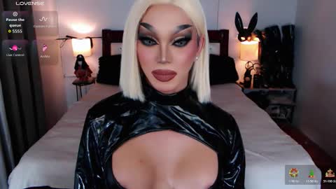 Queen Jenifer online show from December 18, 2025, 6:52 am