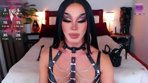 Snapshot of jenifers_body chatting on June 3, 2026, 10:59 pm Queen Jenifer online show from June 3, 2026, 10:59 pm