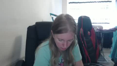 JenisAndPeter online show from September 15, 2025, 6:02 am