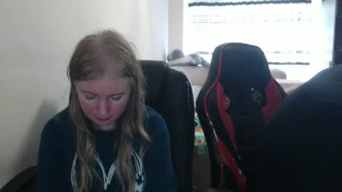 JenisAndPeter online show from November 3, 2025, 8:15 am