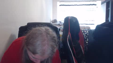 JenisAndPeter online show from April 8, 2026, 6:24 am