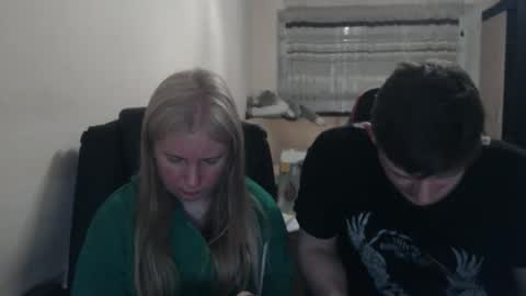 Snapshot of jenisandpeter chatting on April 20, 2026, 6:31 pm JenisAndPeter online show from April 20, 2026, 6:31 pm
