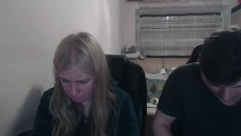 Snapshot of jenisandpeter chatting on May 14, 2026, 7:42 pm JenisAndPeter online show from May 14, 2026, 7:42 pm