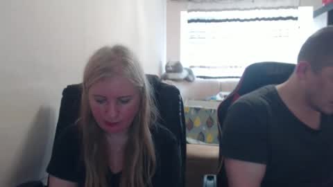 Snapshot of jenisandpeter chatting on May 19, 2026, 4:13 pm JenisAndPeter online show from May 19, 2026, 4:13 pm