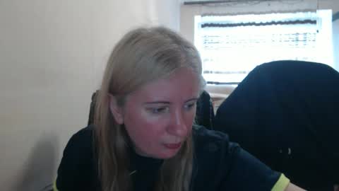 Snapshot of jenisandpeter chatting on June 3, 2026, 2:44 pm JenisAndPeter online show from June 3, 2026, 2:44 pm