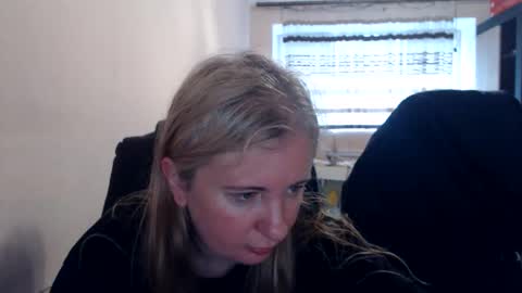 Snapshot of jenisandpeter chatting on June 8, 2026, 4:46 am JenisAndPeter online show from June 8, 2026, 4:46 am
