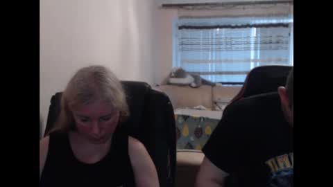 Snapshot of jenisandpeter chatting on June 11, 2026, 5:44 pm JenisAndPeter online show from June 11, 2026, 5:44 pm
