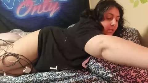 Snapshot of jennabrady chatting on April 19, 2026, 8:44 pm Dragon Queen. Be my Dragon -- and online show from April 19, 2026, 8:44 pm